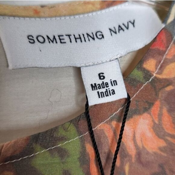 SOMETHING NAVY Printed Rose Ruffle Romper - Picture 9 of 11